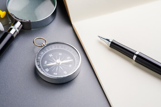 Writing direction and communication planning with compass and pen