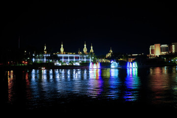 Fototapeta premium Tampa, Florida USA - Nov 28, 2025: the night landscape of Hillsborough and Tampa Downtown