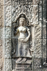 プノンペンのタブローム遺跡の彫像