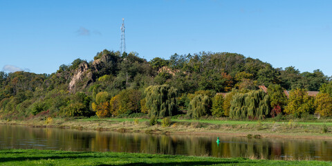 Obraz premium Herbstlandschaft an der Elbe bei Nünchritz in Sachsen 2