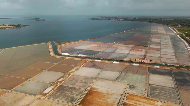 Salina Saline dello Stagnone Trapani Sycylia solanka