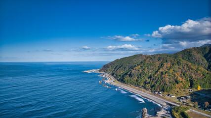 日本の富山県朝日町の笹川地区周辺の風景