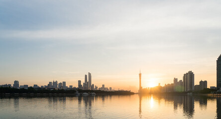 Naklejka premium Sunrise over the Guangzhou skyline, China