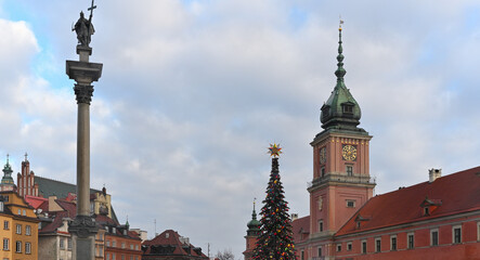 Obraz premium Warszawa, Stare miasto, Plac zamkowy, zamek królewski, gwiazda betlejemska ,xmas tree star,Moravian star on the Christmas tree,warsaw,Christmas,Old Town,Choinka, bożonarodzenie, Royal Castle in Warsaw
