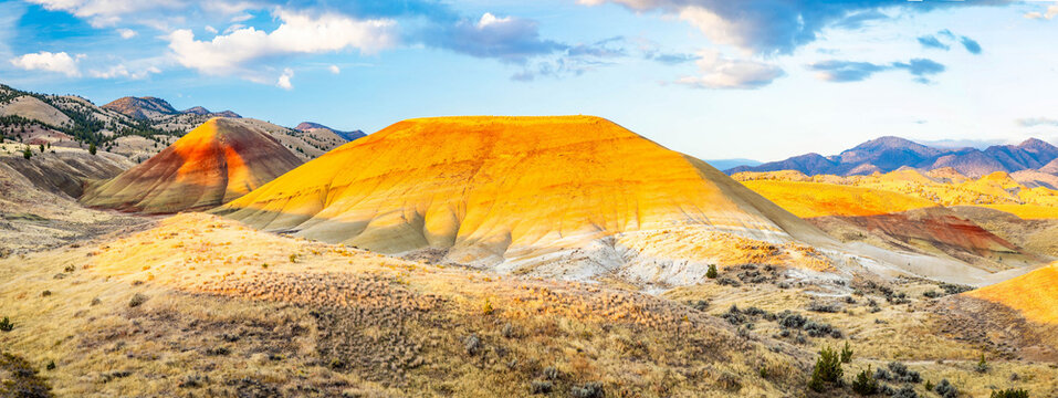 Painted Hills Overlook at John Day Fossil Beds National Monument at sunrise