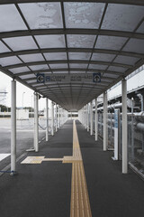 Obraz premium 関西国際空港・展望デッキ、ターミナルと滑走路を一望できるデッキ、大阪、日本