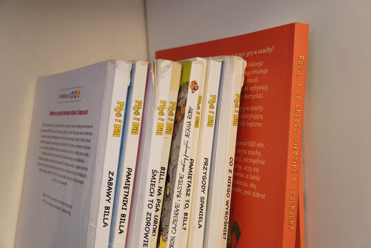 Collection of Polish children's books featuring the characters Pys and Bill