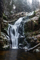 Wodospad Kamieńczyka zimą w Karkonoskim Parku Narodowym - Szklarska Poręba. Najwyższy wodospad po polskiej stronie Karkonoszy