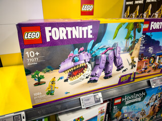 Obraz premium Lego Fortnite Klombo Creature Building Set Display