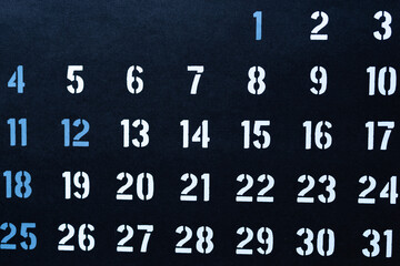 黒色に白地のカレンダー