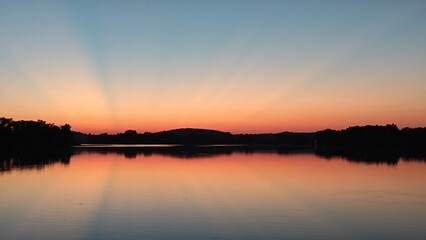 Obraz premium sunset over lake