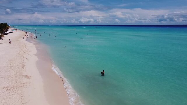 Familia en la playa de Playa del Carmen PlayaCar Mexico Yucatan Riviera Maya 