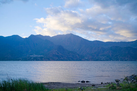 Lago de atiltl&aacute;n, Guatemala, playa San Pedro La Laguna