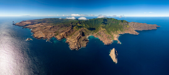 photo panoramique de l'ile de UA HUKA dans l'archipel des marquises en polyn&eacute;sie fran&ccedil;aise

