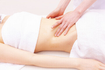 お腹のマッサージ