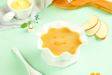 Healthy Infant Food: Homemade Apple Pear Puree with Fresh Fruit