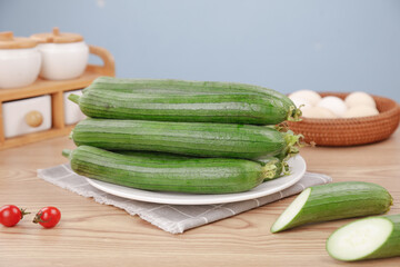 Fresh Green Loofah Gourds from Shouguang - Fragrant Organic Vegetables Freshly Picked by Farmers