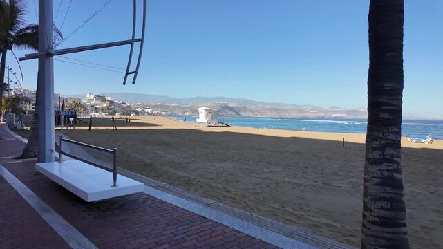 Walking on Paseo de las Canteras in Las Palmas de Gran_Canaria