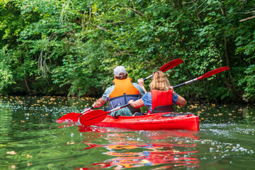 Mit einem Kajak auf der Plei&szlig;e in Leipzig