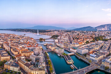 Obraz premium Geneva, Switzerland skyline view towards the Jet d'Eau fountain in Lake Geneva 1885