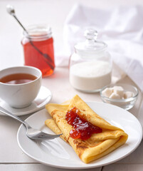 cr&ecirc;pes et confiture