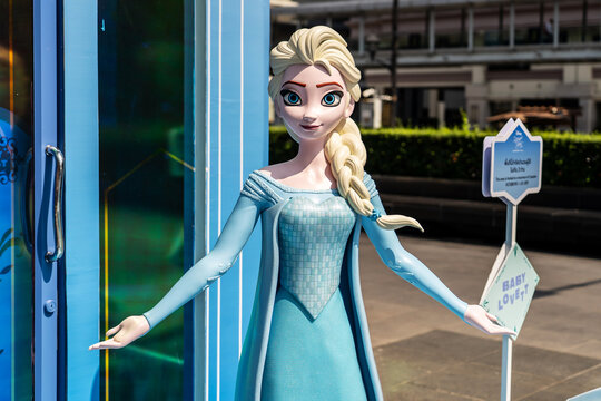 BANGKOK, THAILAND, 27 November 2025 - A model of Price Elsa  from the movie Disney Animation Frozen II being showcased in front of mall,  A famous character in movie theatre