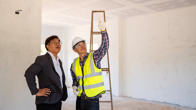 Construction meeting building site professional discussion indoor environment perspective of collaboration project planning insights