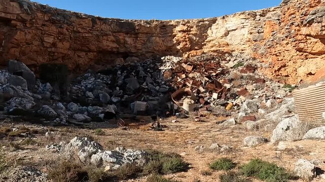 Koonalda Blowhole, Nullarbor Plain: A Dramatic Geological Sinkhole in the Remote Australian Outback