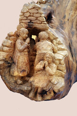 une cr&egrave;che italienne dans du ch&ecirc;ne