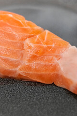 gros-plan de saumon cru