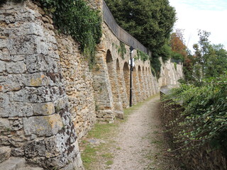 Old stone wall - Monfort L'Amaury - Yvelines