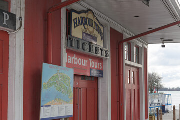 Obraz premium off season: Toronto Harbour Tours located at 145 Queens Quay W