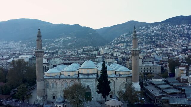 4K drone footage of Bursa&rsquo;s Grand Mosque (Ulu Cami) &mdash; an iconic Ottoman landmark with stunning architecture