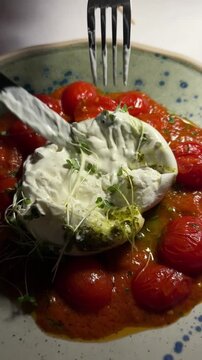 Video of cutting burrata salad