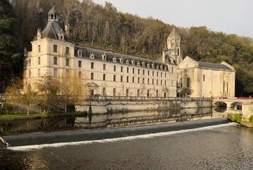 Fototapeta premium Buildings small vineyard on the Dronne River, Brantome, Brantome-en-Perigord, France