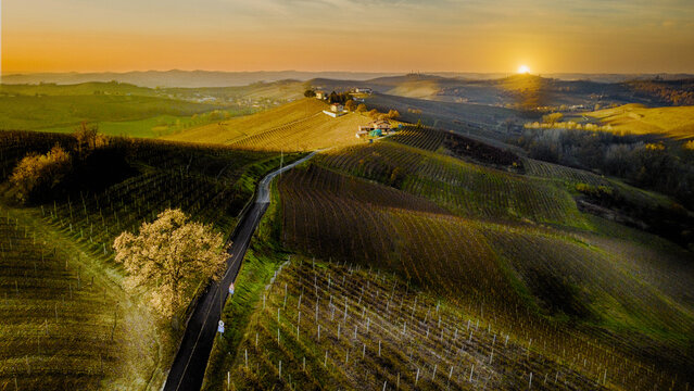 Colline del Monferrato - Casalotto - Asti - Piemonte - Italia(dal drone)