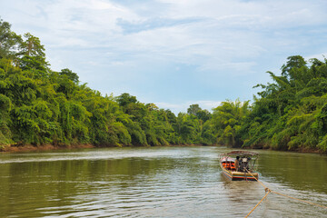 クウェー川の川下り・ザ・フォー レスト リゾート　River rafting at Kwae, Kanchanaburi