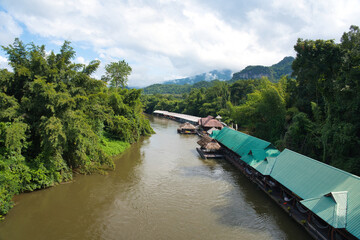 クウェー川の川下り・ザ・フォー レスト リゾート　River rafting at Kwae, Kanchanaburi