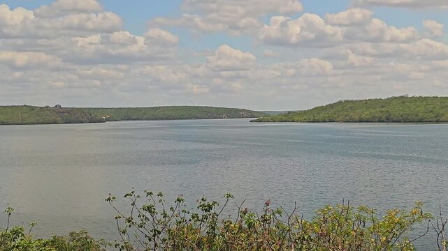 Rio S&atilde;o Francisco entre Alagoas e Sergipe no nordeste brasileiro. 