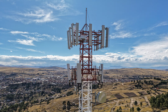 Metal structures of telecommunications towers for radio, TV and cellular telephony with 4G and 5G networks