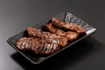 厚切り　豚タン　塩焼き