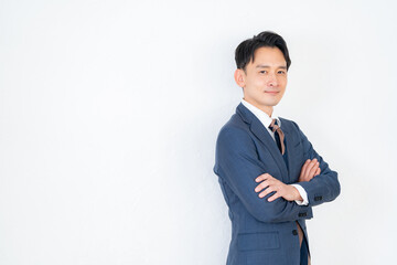 スーツ姿の日本人男性ビジネスマン・ポートレート