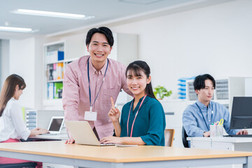 Fototapeta premium オフィスのビジネスマン