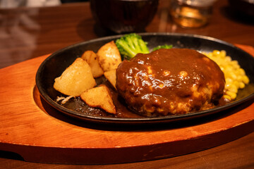 ハンバーグ　beef stew with potatoes