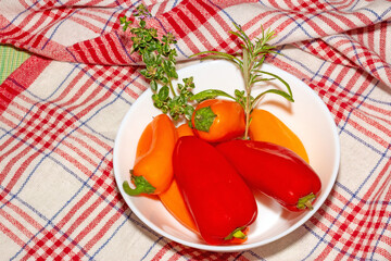 Rote und gelbe Paprika