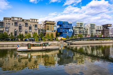 La Place Nautique dans le quartier de Confluence &agrave; Lyon en France