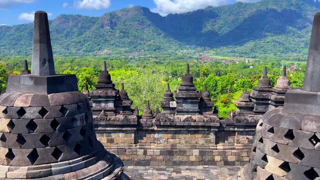 Buddhist Stupa. Borobudur Buddhist Temple is a temple complex of the Mahayana Buddhist tradition in Indonesia. It is located in the central part of the island of Java, near Yogyakarta. UNESCO. 4К