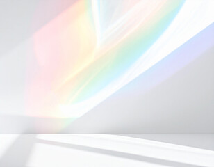 虹色の光が差し込む白背景　美容　ライフスタイル　デザイン　ウェルネス