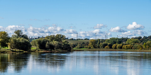 Die Elbe im Herbst, aufgenommen in Nieschütz, Sachsen 2