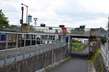 Sarre Sluice in France with a way through under the bridge